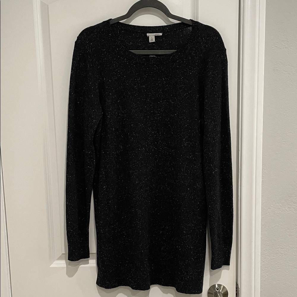 NWT Long Halogen Black with White Specks Long Sleeve Knit Top.  Size Medium